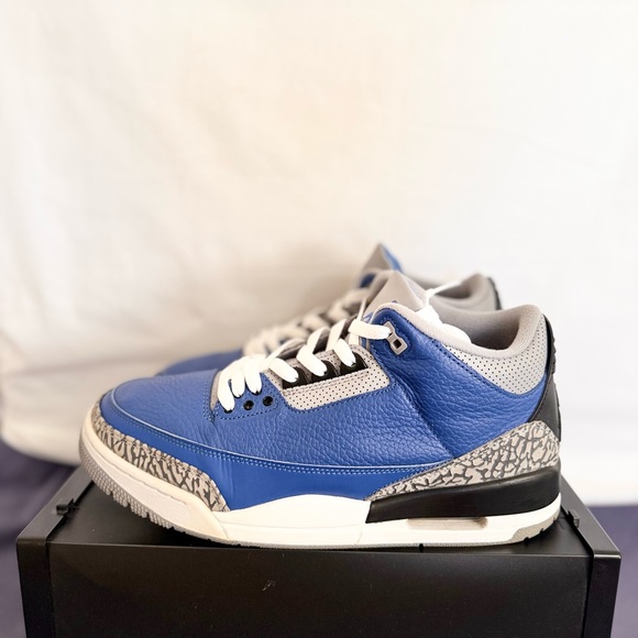 AUTHENTIC Jordan 3 Retro Varsity Royal size 10.5 CT8532-400 2020 PRE-OWNED - Picture 2 of 8